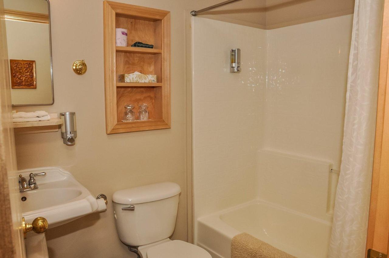 Chanterelle Inn & Cottages Baddeck Inlet Exteriér fotografie